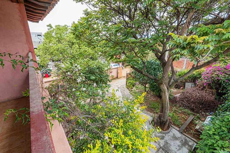 rooftop terrance patio under Spanish tile roof