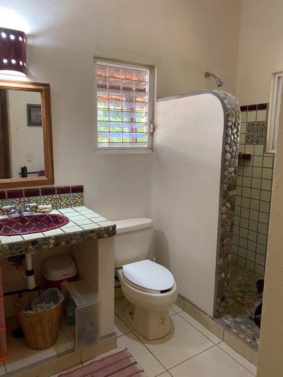 tile bathroom with well water