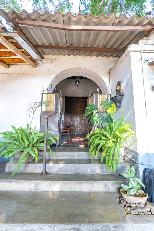 entrance colonial archway