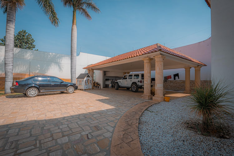 covred parking and guest suite in tlalixtac private property for sale