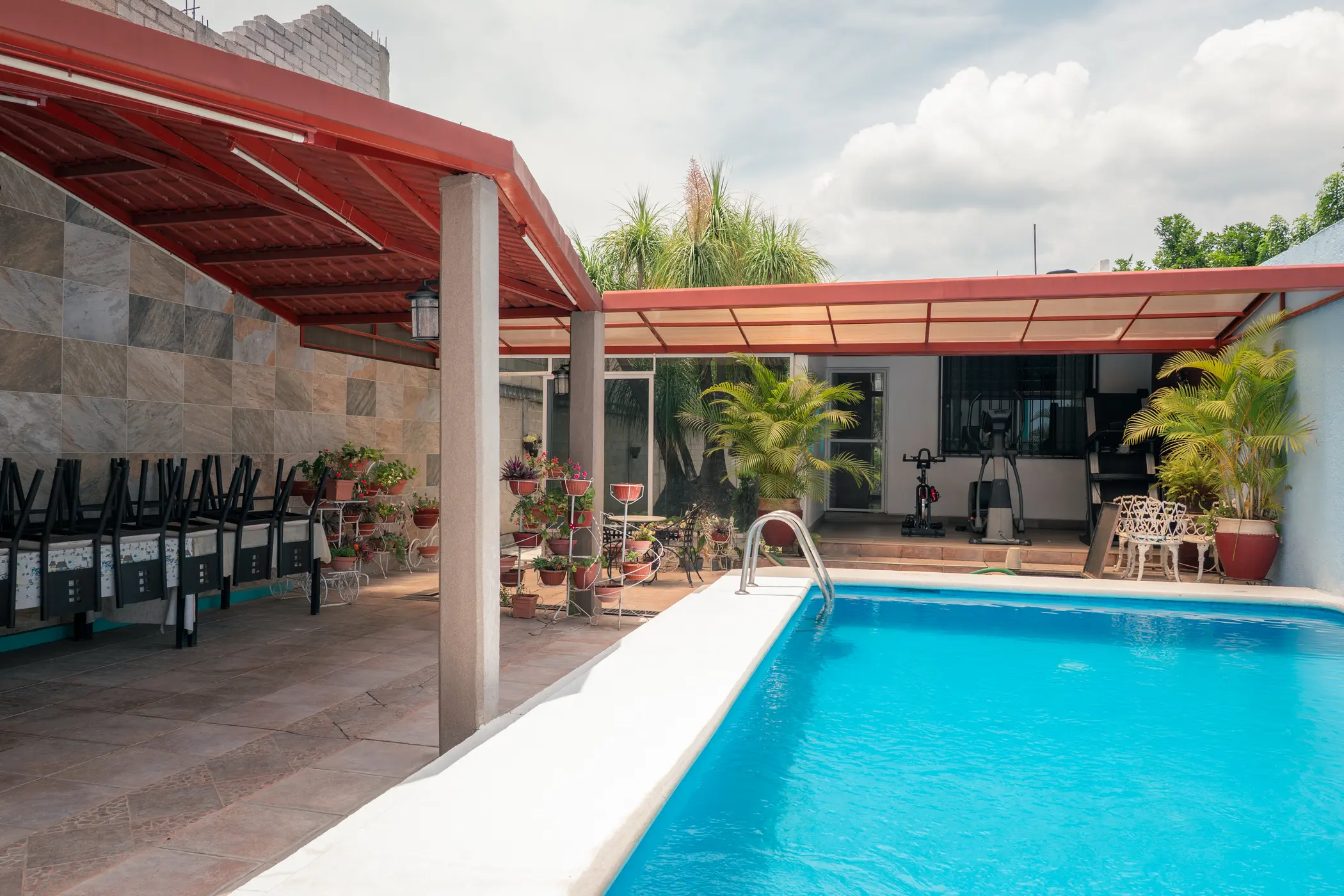Spacious House with Apartments and Extensive Gardens in El Tule Image 6
