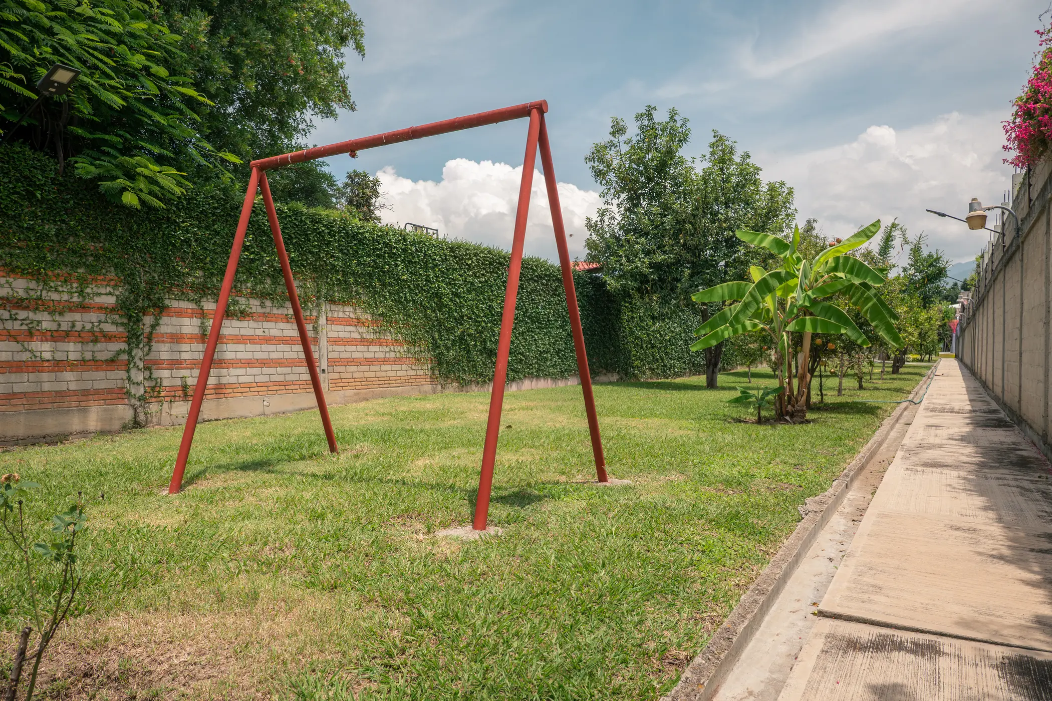 Spacious House with Apartments and Extensive Gardens in El Tule Image 10